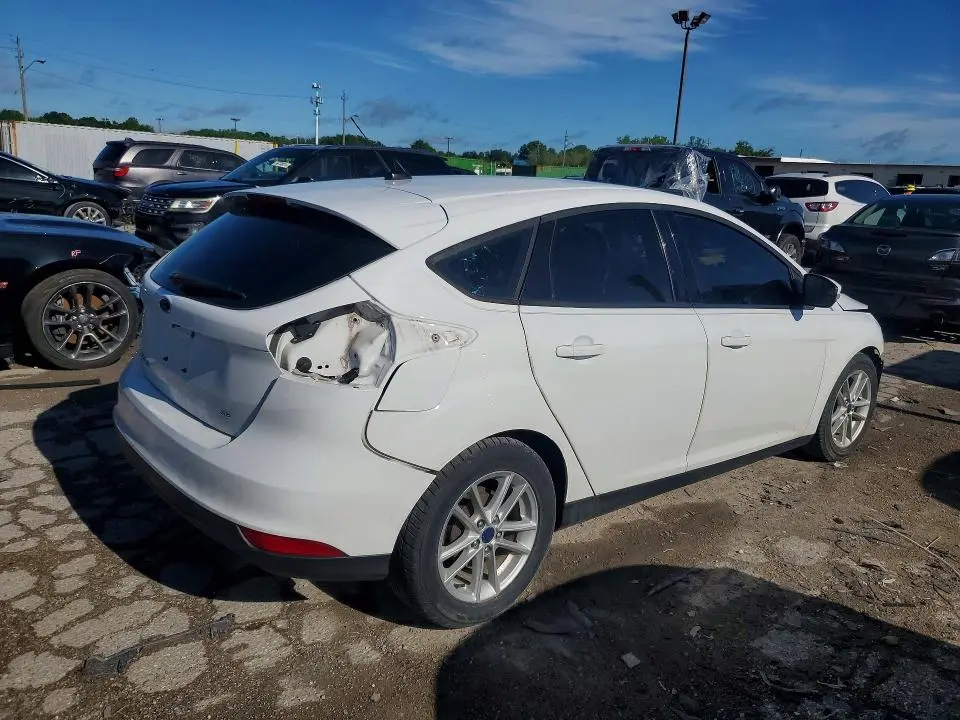 2017 FORD FOCUS SE  