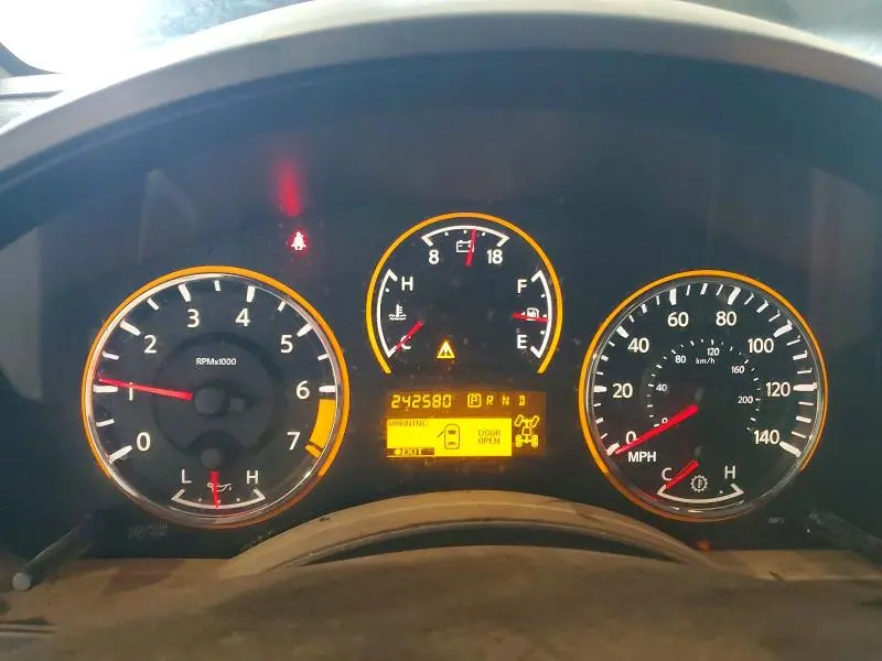 2014 NISSAN TITAN SL  