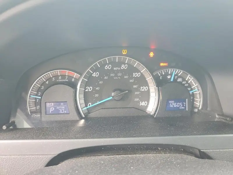 2014 TOYOTA CAMRY SE  