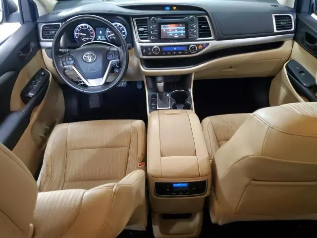 2015 TOYOTA HIGHLANDER LE  