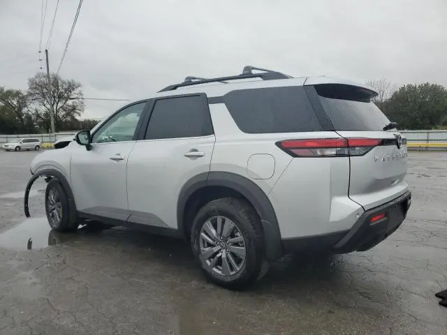 2025 NISSAN PATHFINDER SV  