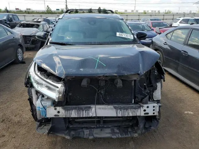 2017 TOYOTA HIGHLANDER SE  
