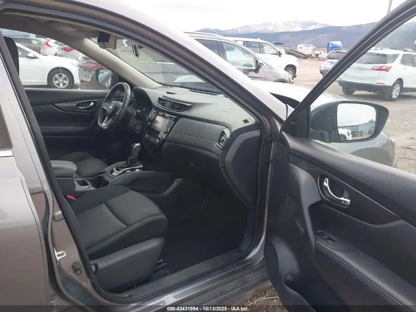 2017 NISSAN ROGUE SV