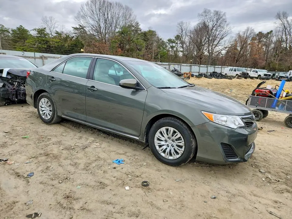 2013 TOYOTA CAMRY LE  