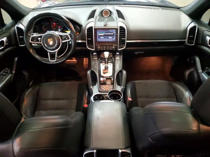2017 PORSCHE CAYENNE   