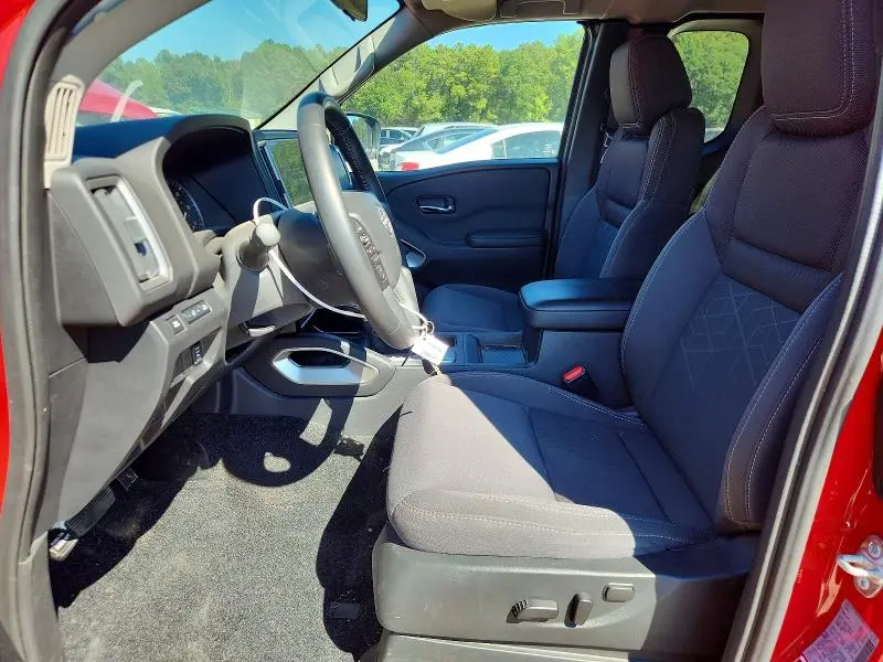2025 NISSAN FRONTIER SV  