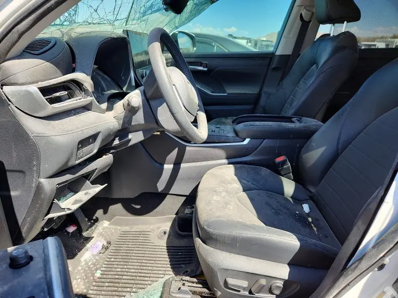 2026 TOYOTA HIGHLANDER XLE  