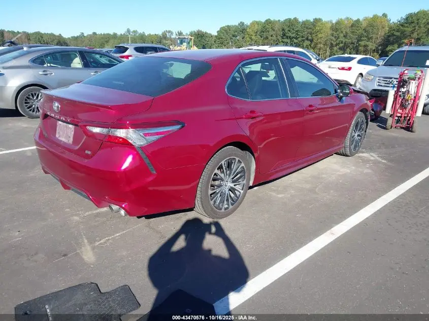 2018 TOYOTA CAMRY SE