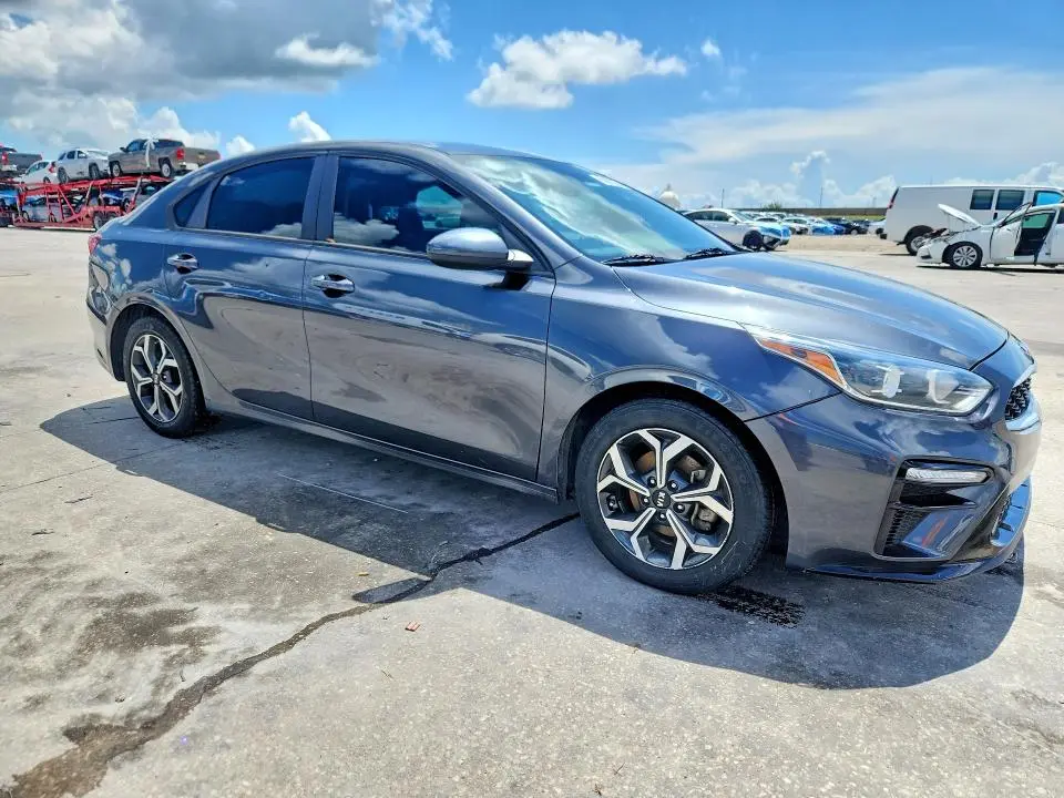 2021 KIA FORTE LXS  