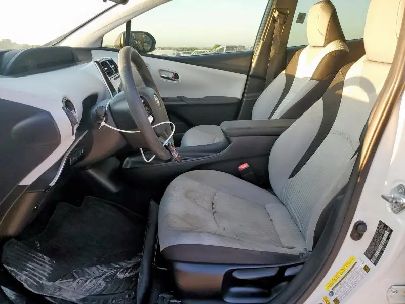 2016 TOYOTA PRIUS   
