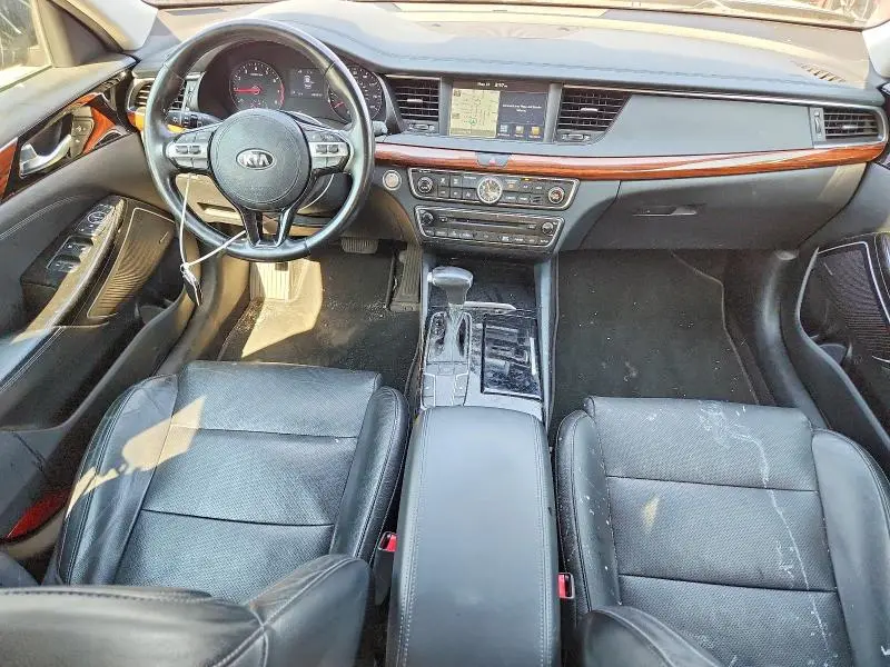 2018 KIA CADENZA PREMIUM  