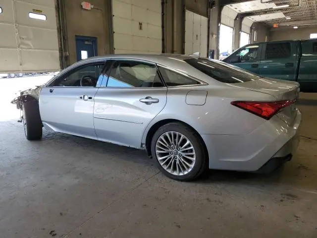 2019 TOYOTA AVALON XLE  