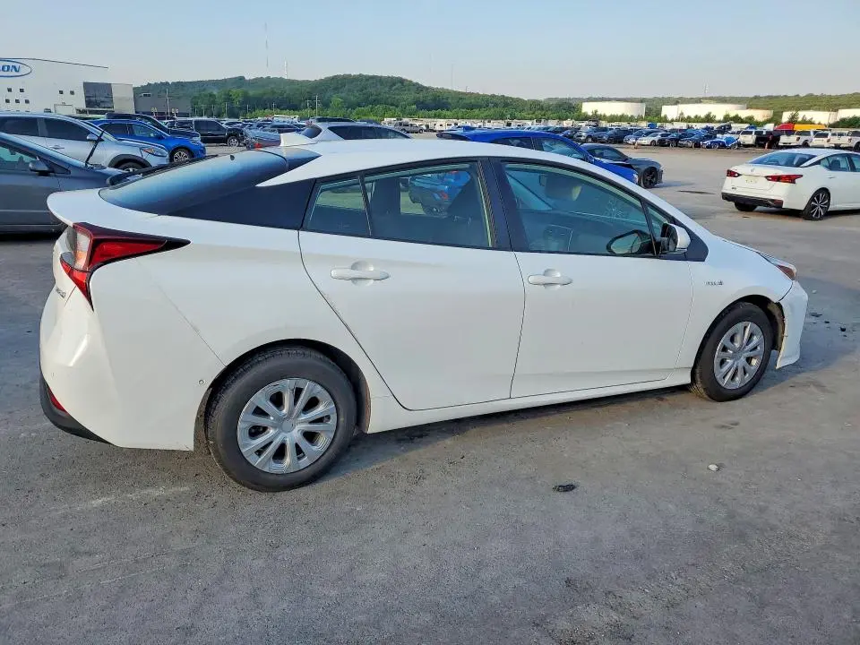 2020 TOYOTA PRIUS LE  