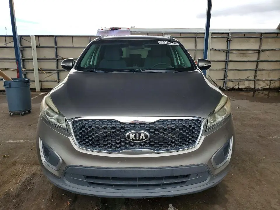 2016 KIA SORENTO LX  
