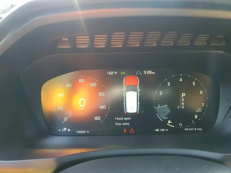2017 VOLVO XC90 T6  