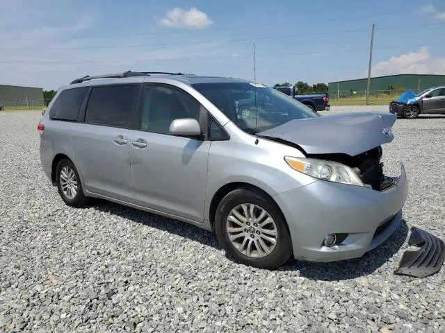 2011 TOYOTA SIENNA XLE  