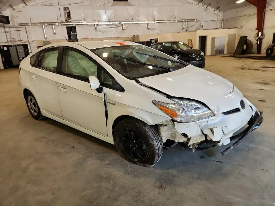 2014 TOYOTA PRIUS THREE  