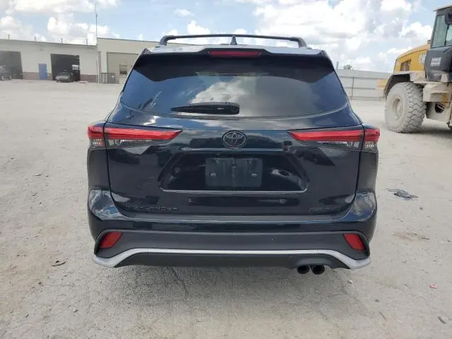 2021 TOYOTA HIGHLANDER XSE  