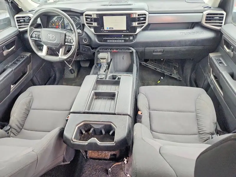 2022 TOYOTA TUNDRA SR5  