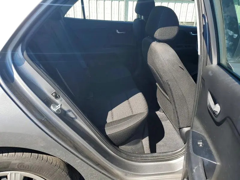 2021 KIA RIO S  