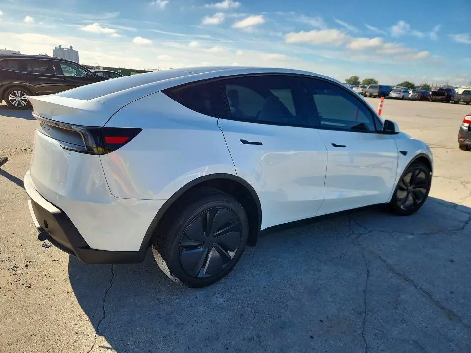 2026 TESLA MODEL Y   