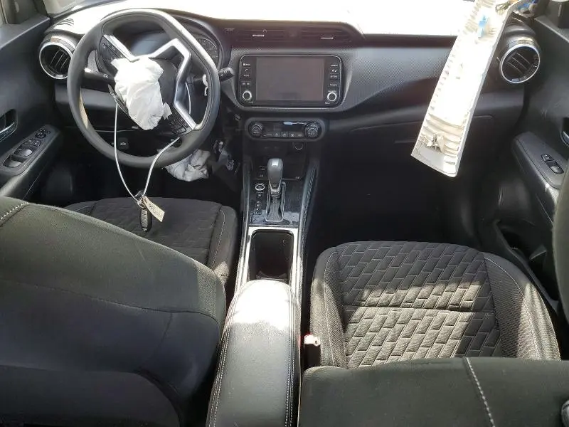 2021 NISSAN KICKS SV  