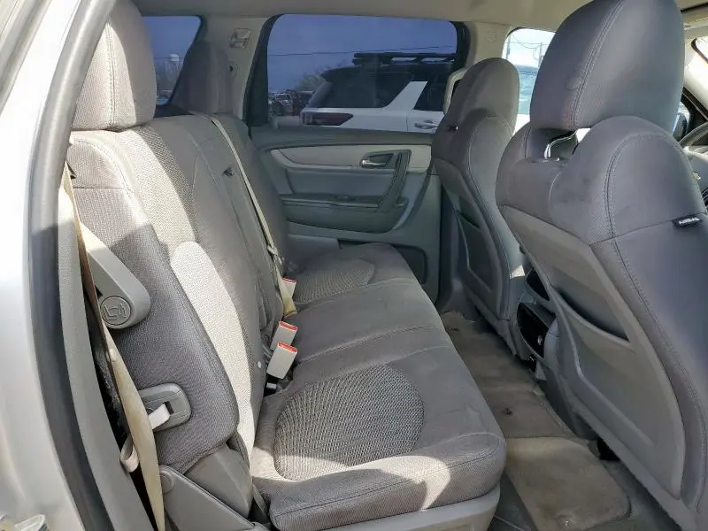 2016 CHEVROLET TRAVERSE LS  