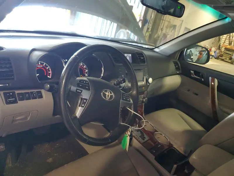 2011 TOYOTA HIGHLANDER LIMITED  