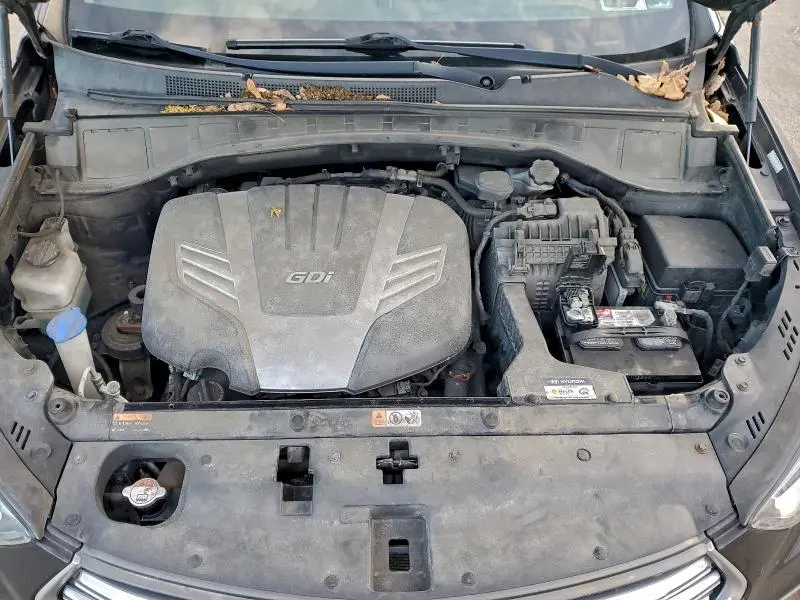 2017 HYUNDAI SANTA FE SE  