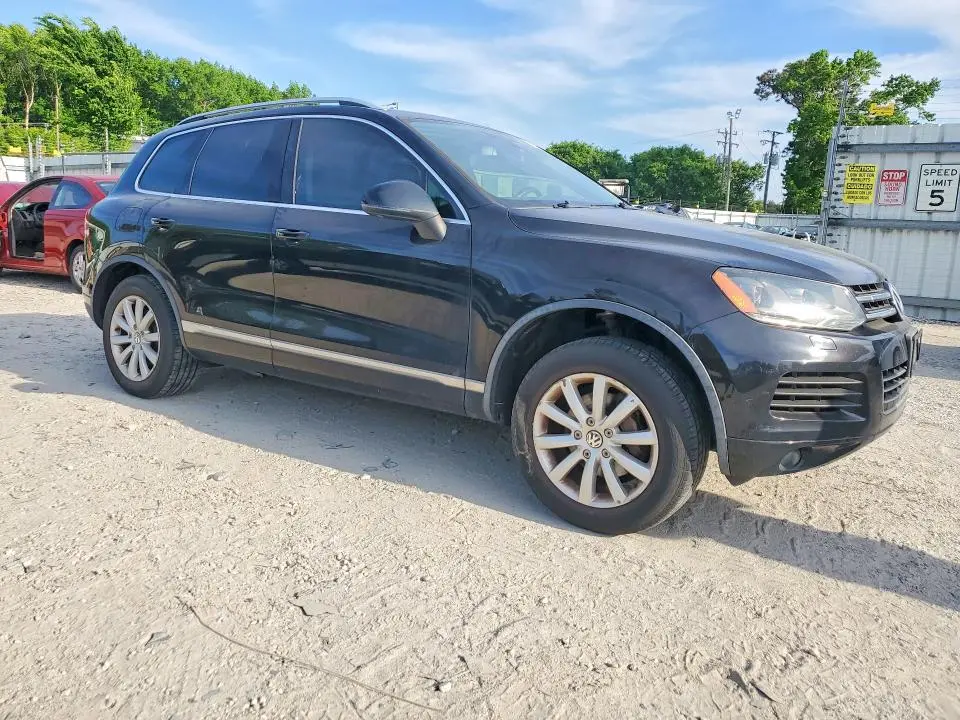 2011 VOLKSWAGEN TOUAREG V6  
