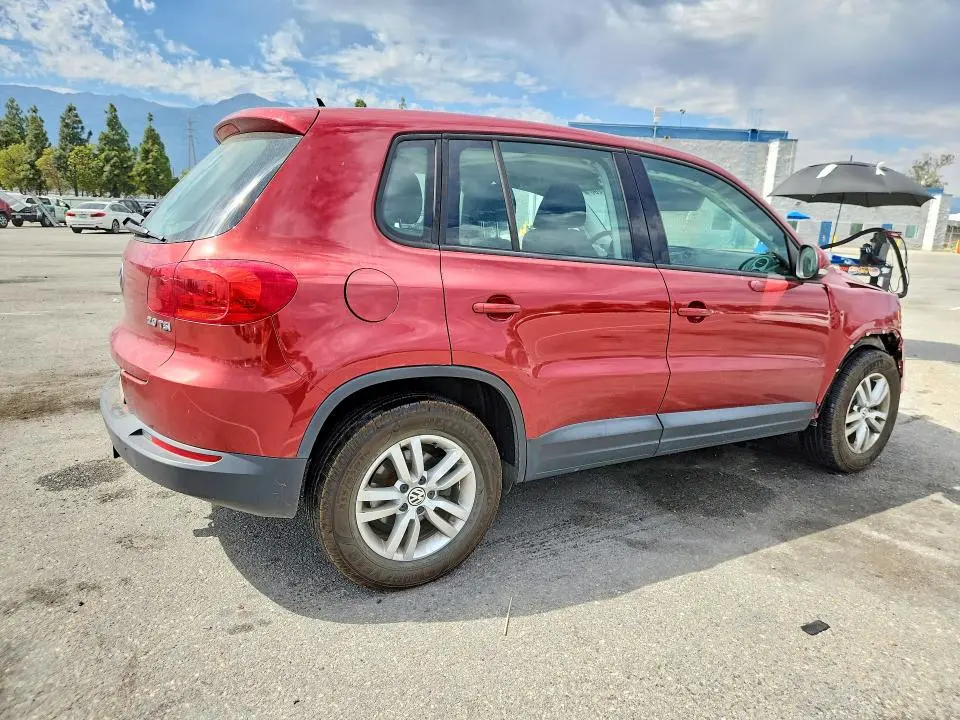 2013 VOLKSWAGEN TIGUAN S  