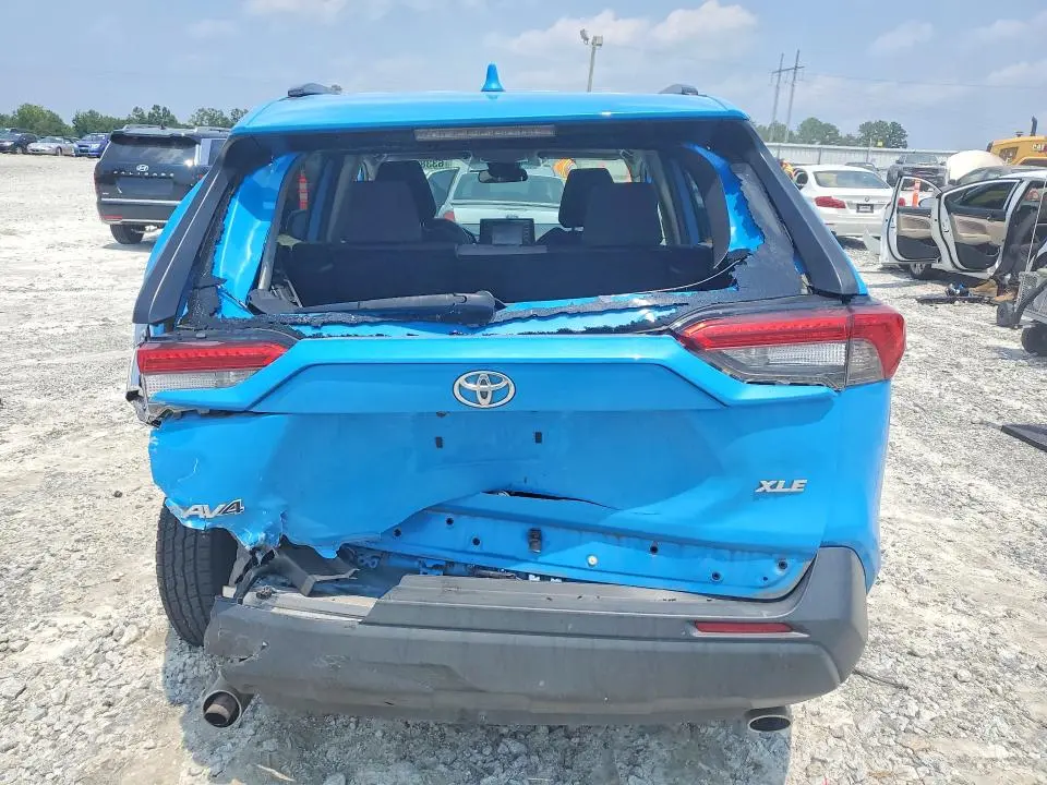 2020 TOYOTA RAV4 XLE  