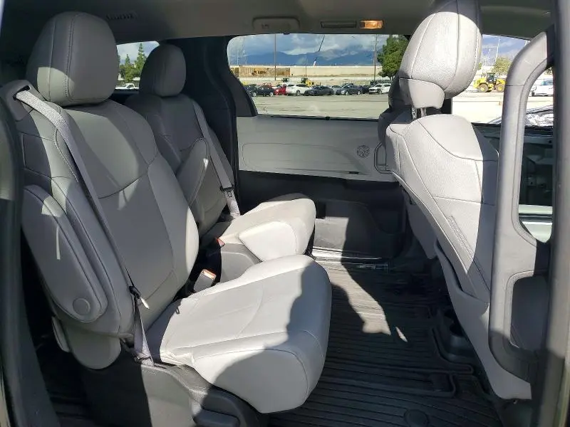 2025 TOYOTA SIENNA XLE 7-PASSENGER  