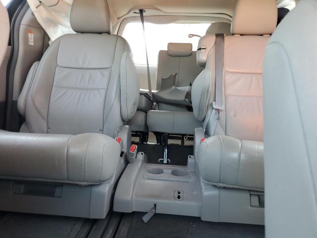 2016 TOYOTA SIENNA XLE