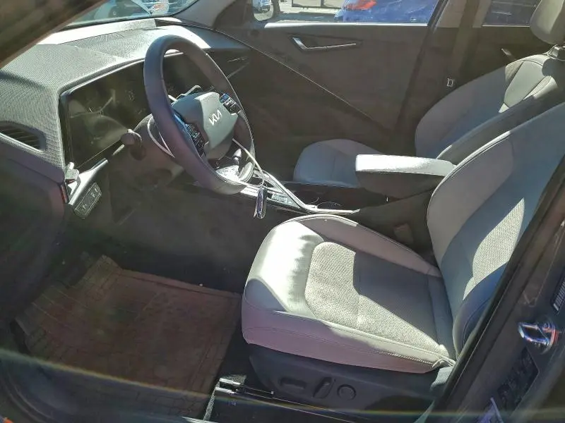 2024 KIA NIRO EX  