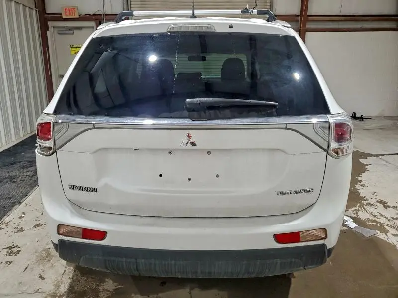 2014 MITSUBISHI OUTLANDER SE  