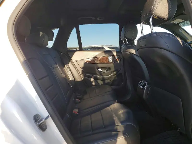 2019 MERCEDES-BENZ GLC 300  