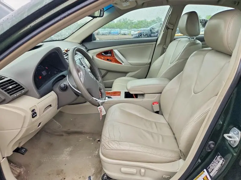 2010 TOYOTA CAMRY XLE V6  