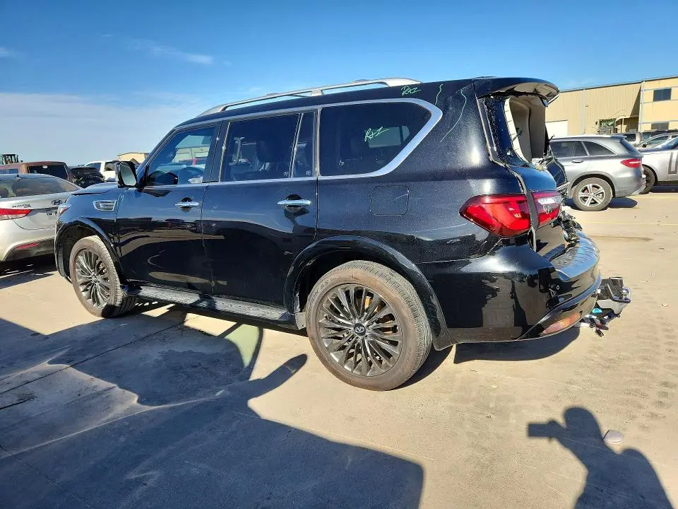 2021 INFINITI QX80 LUXE  