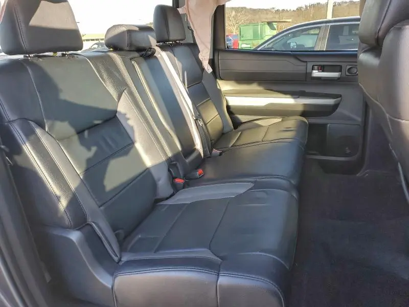 2018 TOYOTA TUNDRA CREWMAX LIMITED  