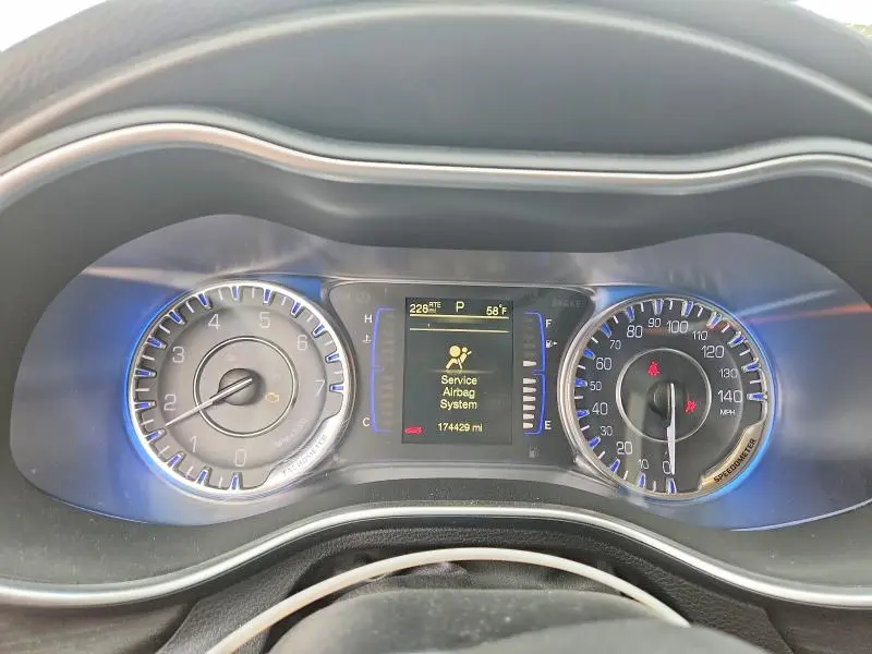 2016 CHRYSLER 200 LIMITED  