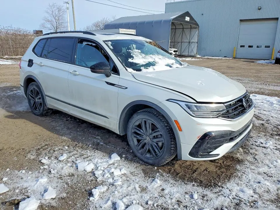 2022 VOLKSWAGEN TIGUAN SE R-LINE BLACK  