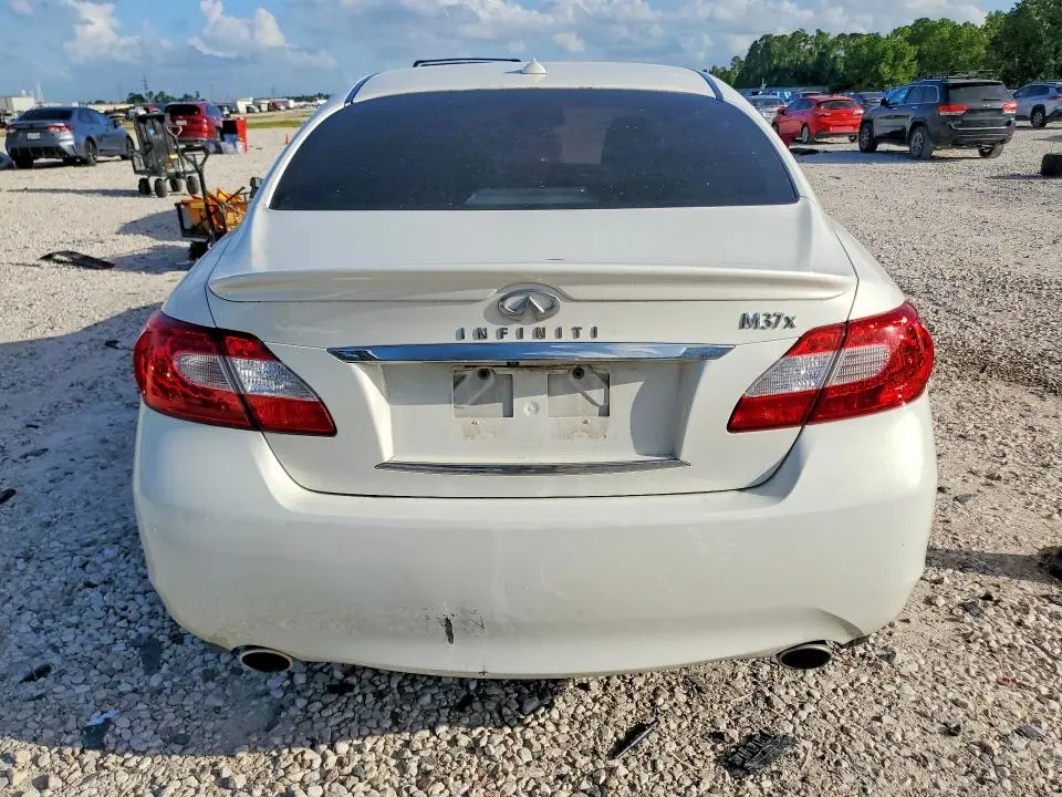 2011 INFINITI M37 X  
