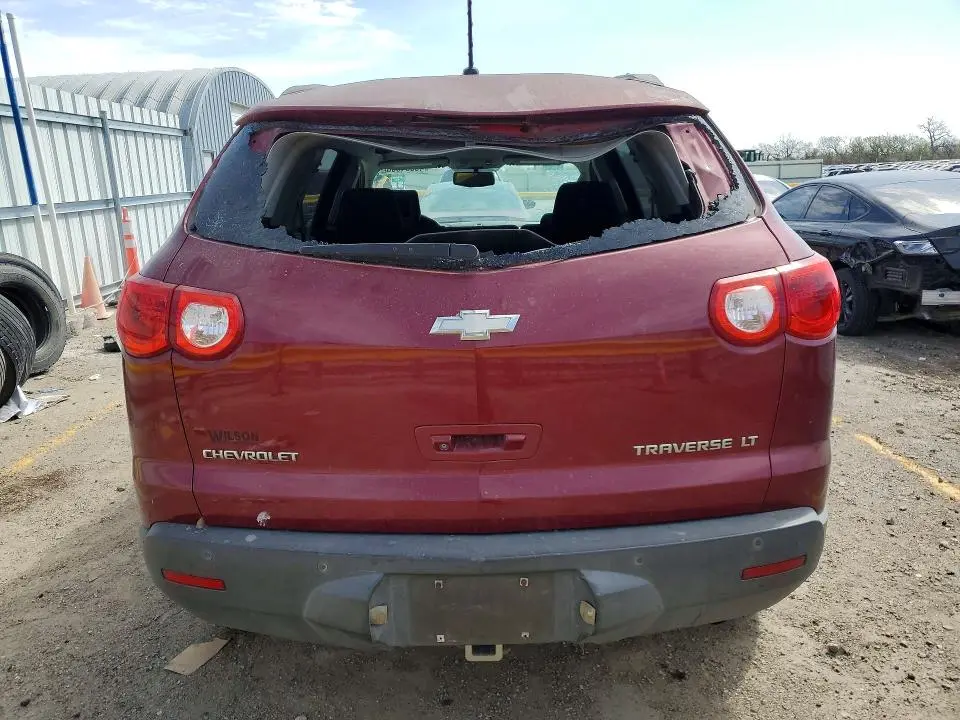 2010 CHEVROLET TRAVERSE LT  