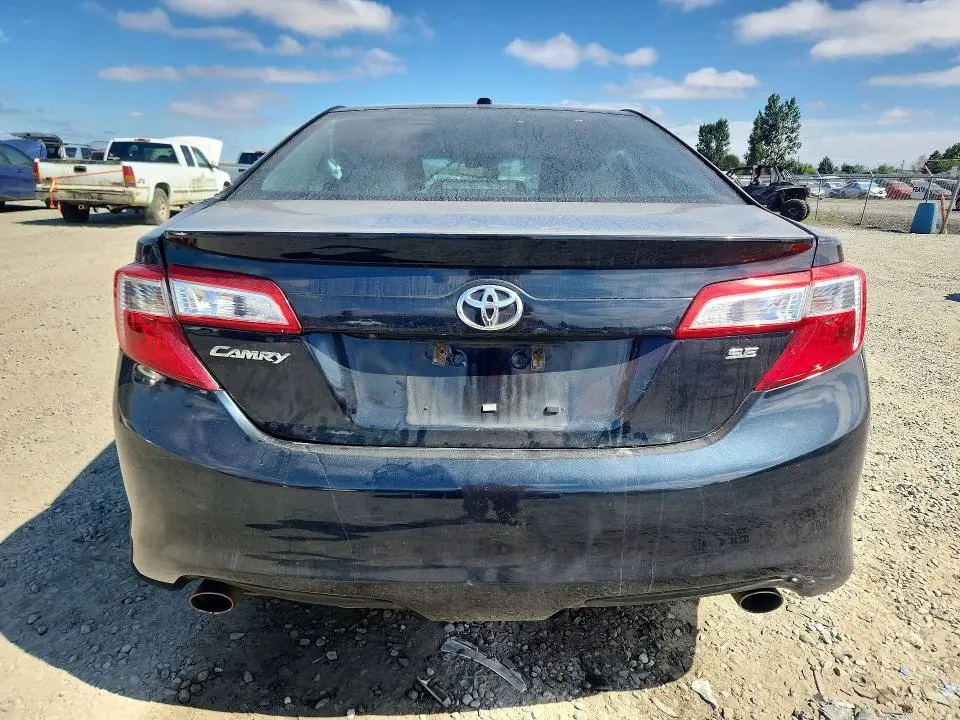 2014 TOYOTA CAMRY SE V6  