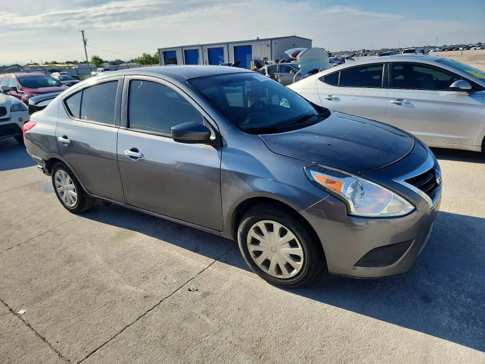 2019 NISSAN VERSA SV  