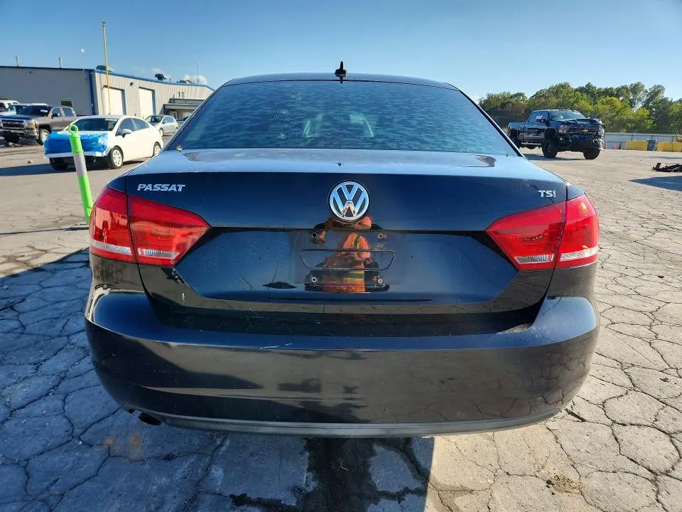 2015 VOLKSWAGEN PASSAT S  