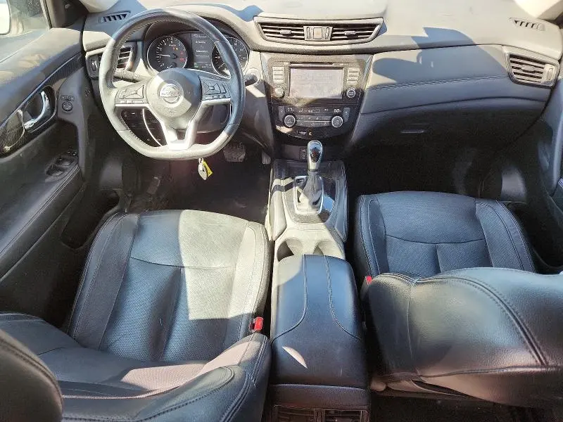 2017 NISSAN ROGUE SL  