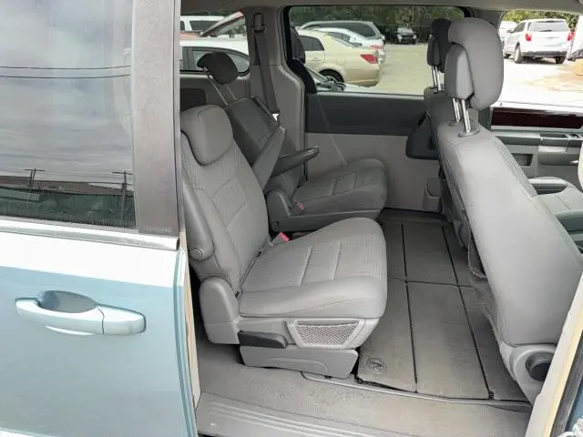 2010 CHRYSLER TOWN & COUNTRY TOURING  