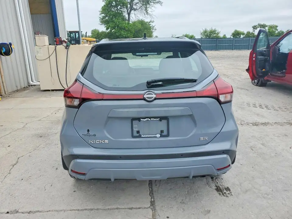 2023 NISSAN KICKS SR  